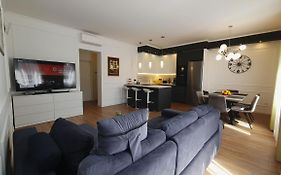 Peacock Apartment